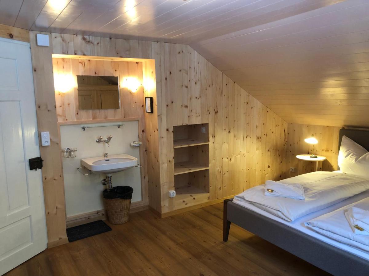 Gasthaus Spinas Bever Bagian luar foto