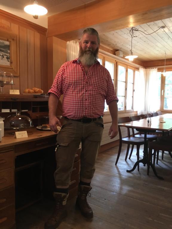 Gasthaus Spinas Bever Bagian luar foto
