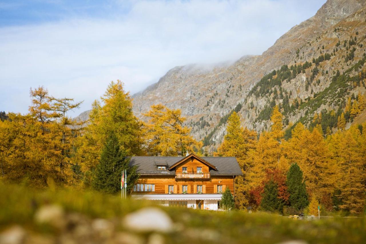 Gasthaus Spinas Bever Bagian luar foto