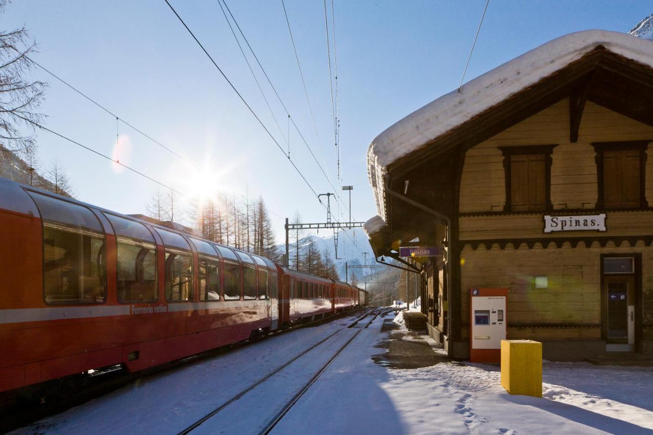 Gasthaus Spinas Bever Bagian luar foto
